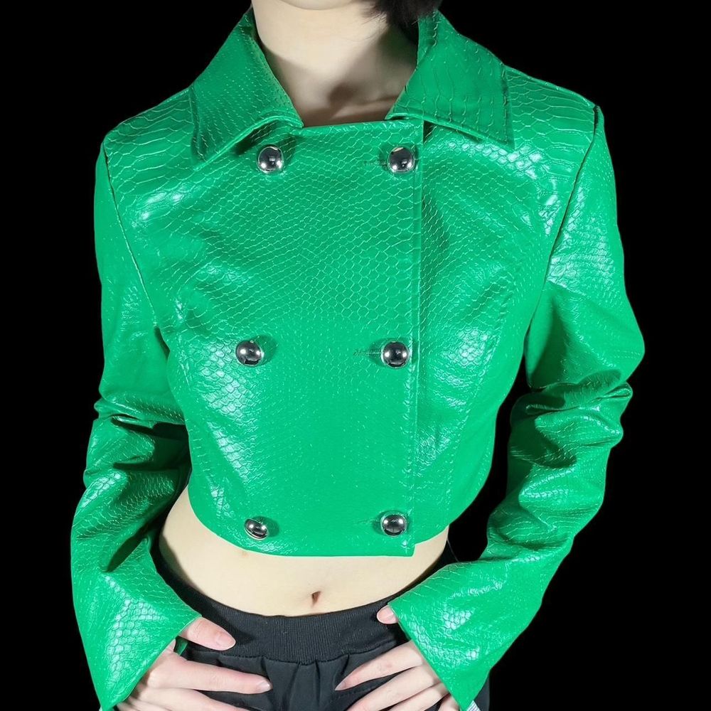 CROCODILE PATTERN CROP JACKET